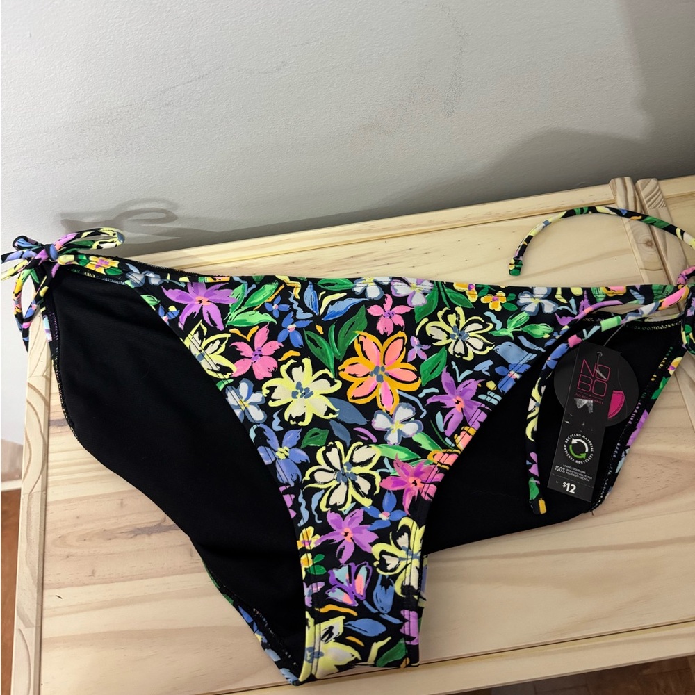 NWT No Boundaries string bikini bottom